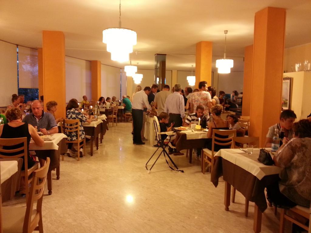 Hotel Plutone Cervia Kültér fotó