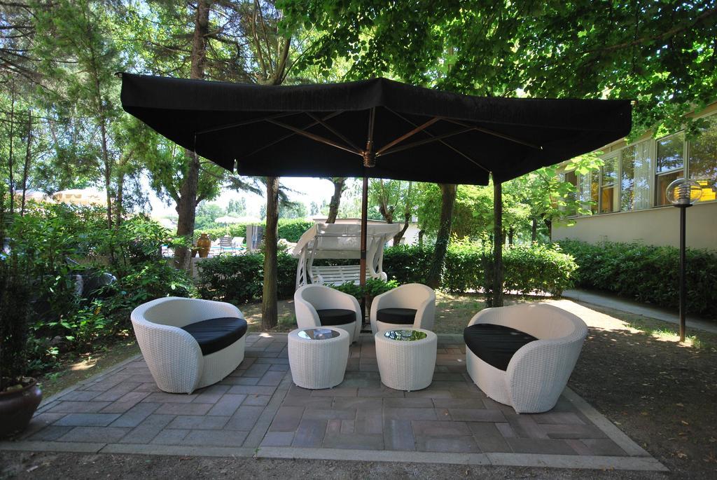 Hotel Plutone Cervia Kültér fotó