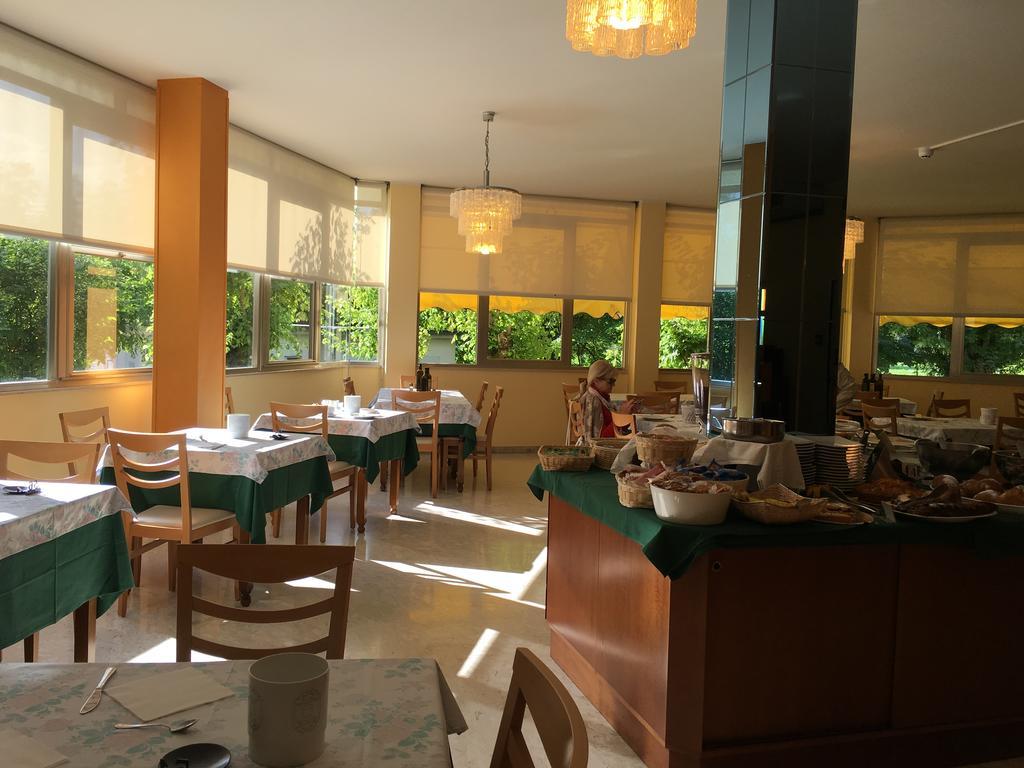 Hotel Plutone Cervia Kültér fotó